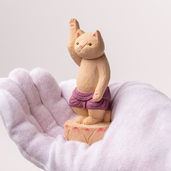 木彫りの誕生釈迦猫 袈裟を着た猫仏さま