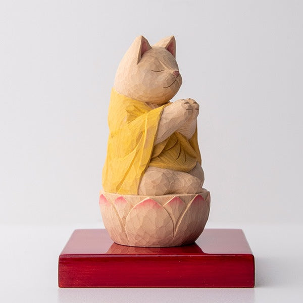 木彫りの合掌猫 袈裟を着た猫仏さま 黄色