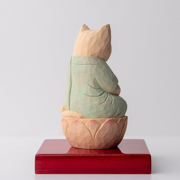 木彫りの薬師猫 袈裟を着た猫仏さま 定印/薄緑