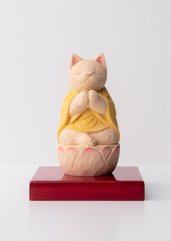 木彫りの合掌猫 袈裟を着た猫仏さま 黄色