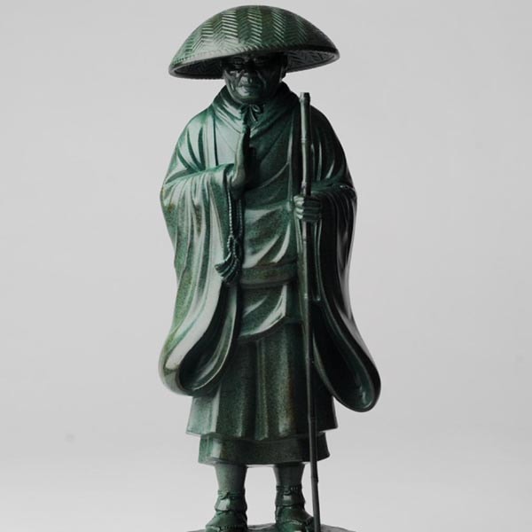 親鸞聖人 - 総高24cm　青銅色　高岡銅器