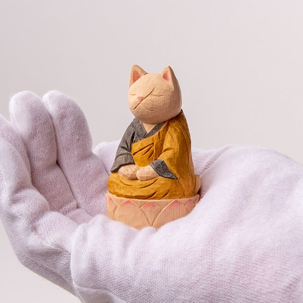 木彫りの座禅猫 袈裟を着た猫仏さま 黄色/黒色
