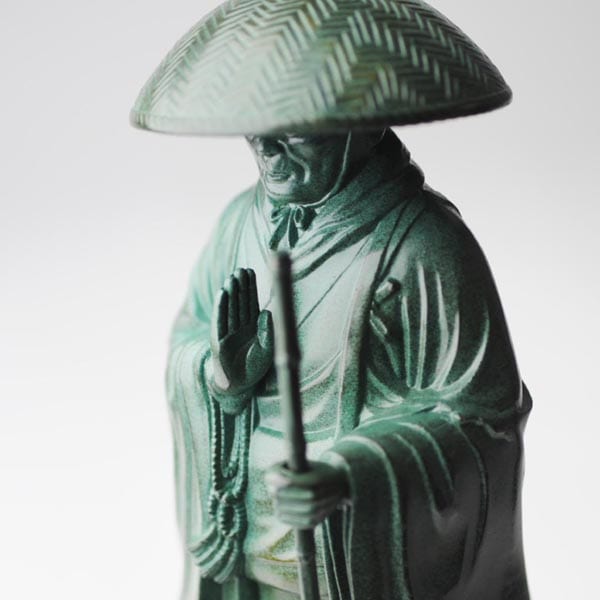 親鸞聖人 - 総高24cm　青銅色　高岡銅器