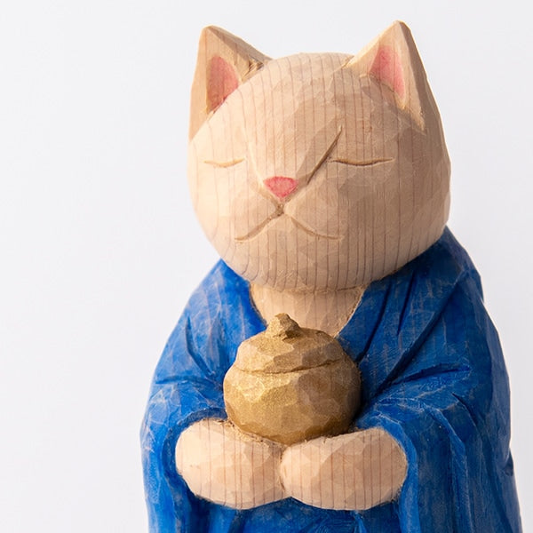 木彫りの立薬師猫 袈裟を着た猫仏さま