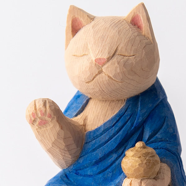 木彫りの薬師猫 袈裟を着た猫仏さま